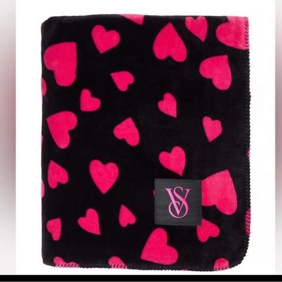 Victoria’s Secret Heart Blanket - Picture 1 of 3